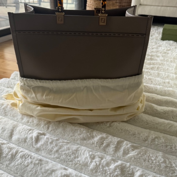 Fendi Sunshine Shopper Tote Leather Medium - Picture 2 of 7